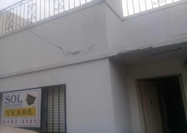Casa 3 ambientes a refaccionar