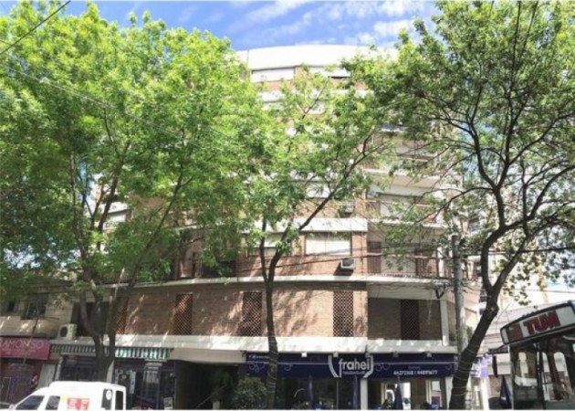 Amplio Departamento 3 ambientes Acepta propiedad en parte de pago