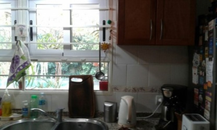Amplia Casa en dos plantas!! Excelente ubicacion !!! Acepta menor valor en parte de pago