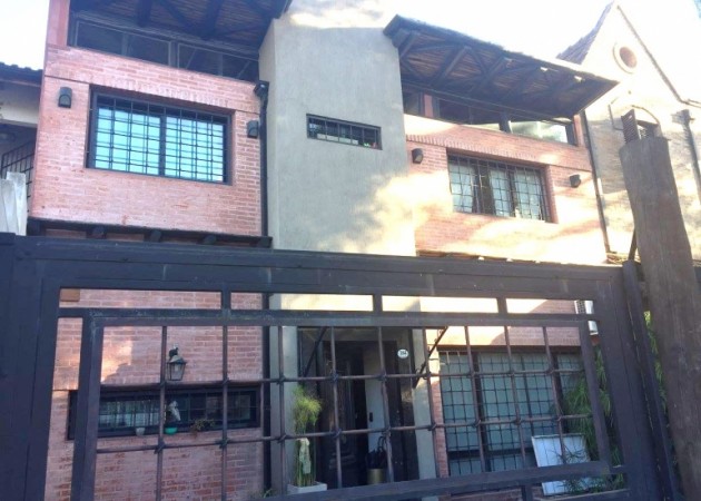 Munilla 2164 - Hermosa casa estilo industrial ! Acepta Permuta