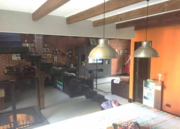 Munilla 2164 - Hermosa casa estilo industrial ! Acepta Permuta