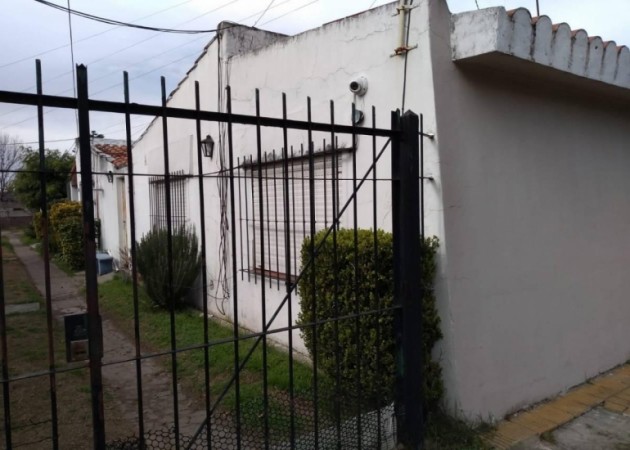 Chalet 3 ambientes Complejo Castelar Norte