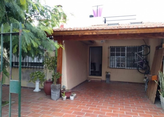 Chalet 3 ambientes Complejo Castelar Norte