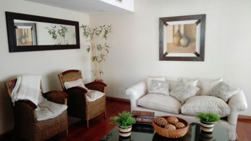 iMPECABLE CHALET 5 AMBIENTES EN DOS PLANTAS Lote de 10 x 48