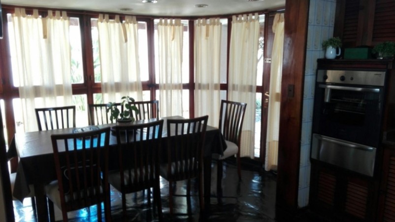 iMPECABLE CHALET 5 AMBIENTES EN DOS PLANTAS Lote de 10 x 48