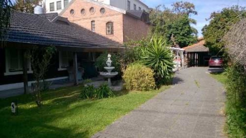 Imperdible Lote de 16.45 x 45.65 metros Sobre Avenida Sarmiento !!!