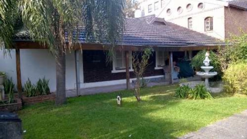 Imperdible Lote de 16.45 x 45.65 metros Sobre Avenida Sarmiento !!!