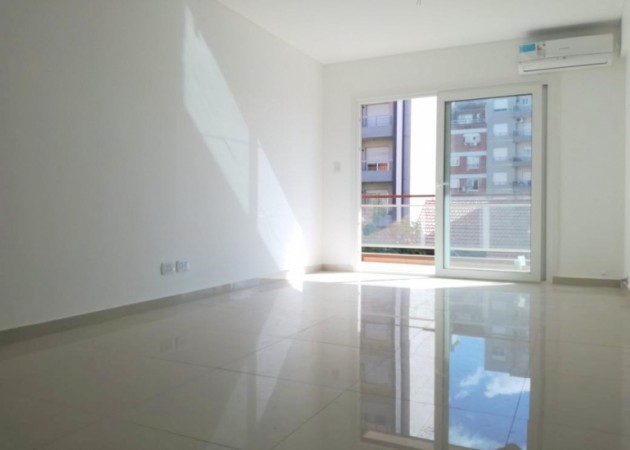 Castelar Sur Amplio departamento a estrenar