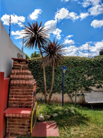Castelar Norte Casa 4 ambientes en planta baja