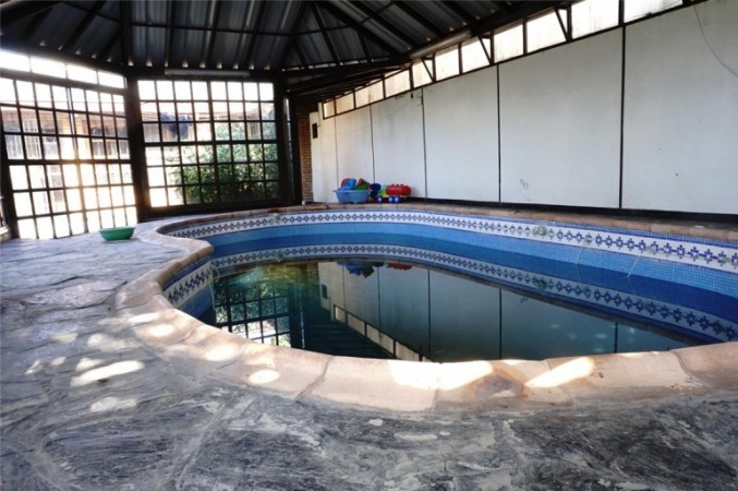 Chalet en Venta en Castelar - 5 ambientes! Permuta