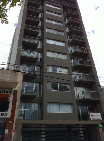 DEPARTAMENTO MONOAMBIENTE Sarmiento 1037 Oportunidad !!