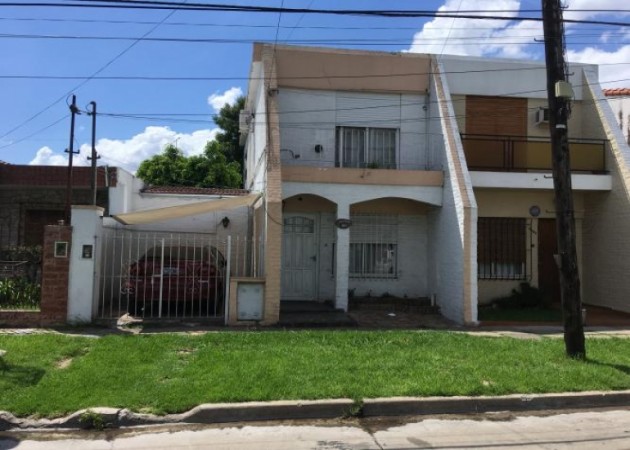 Castelar Norte Amplio duplex Apto credito