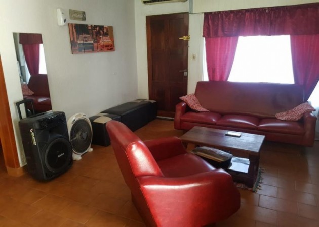 CASA DE 3 AMBIENTES EN ITUZAINGÓ NORTE Impecable Con fondo y pileta