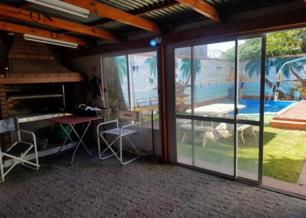 CASA DE 3 AMBIENTES EN ITUZAINGÓ NORTE Impecable Con fondo y pileta