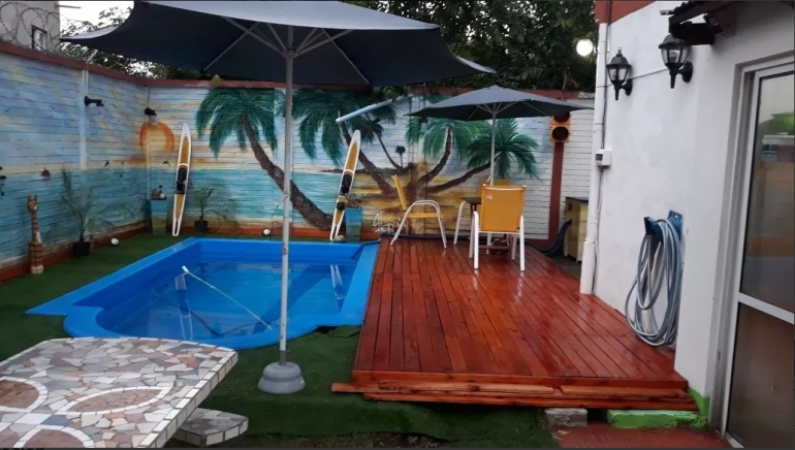CASA DE 3 AMBIENTES EN ITUZAINGÓ NORTE Impecable Con fondo y pileta