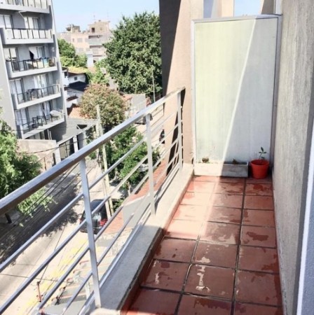 Hermoso Departamento 2 ambientes con terraza propia y cochera OPORTUNIDAD !!!