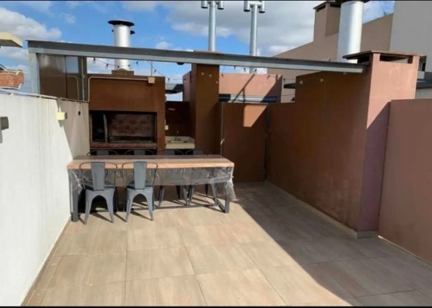 Amplio Departamento monoambiente dividido con terraza propia