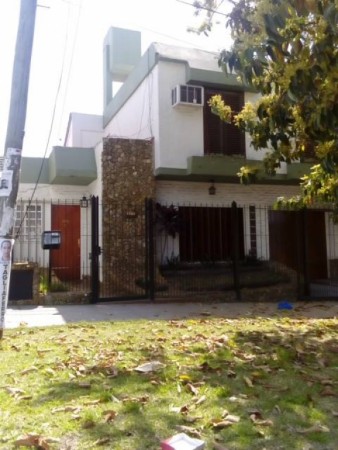 Castelar Norte Sobre Avenida Sarmiento