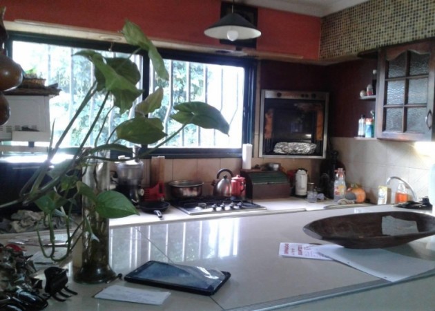 Casa 5 ambientes con fondo y pileta