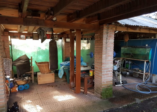 Exclusiva Ubicacion ! Chalet en planta baja Apto todo destino Permuta por menor valor ...