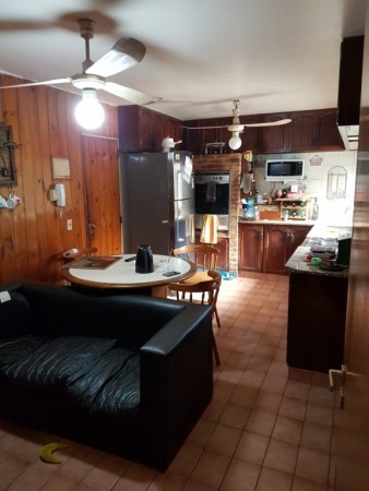 Exclusiva Ubicacion ! Chalet en planta baja Apto todo destino Permuta por menor valor ...
