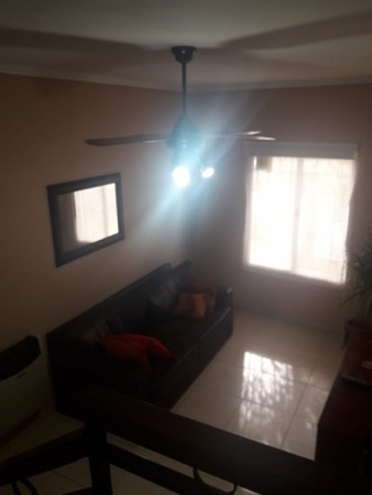 Castelar Norte Impecable Chalet 4 ambientes Acepta Permutas !