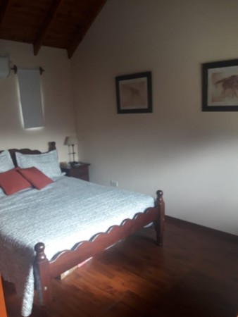Castelar Norte Impecable Chalet 4 ambientes Acepta Permutas !
