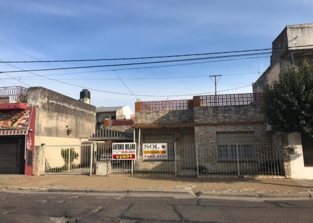 Castelar Norte Casa americana 3 ambientes