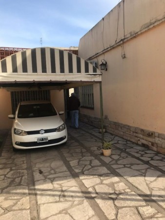 Castelar Norte Casa americana 3 ambientes
