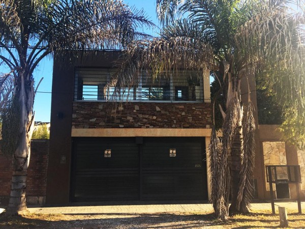 Hermosa casa Moderna con Parque Libre !
