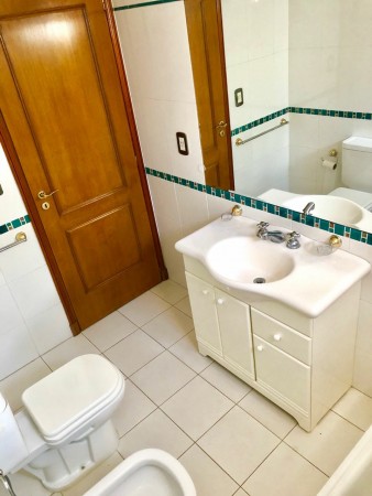 Avellaneda y Montes de Oca - Hermoso Piso de 5 ambientes Categoria ! Castelar Centro!