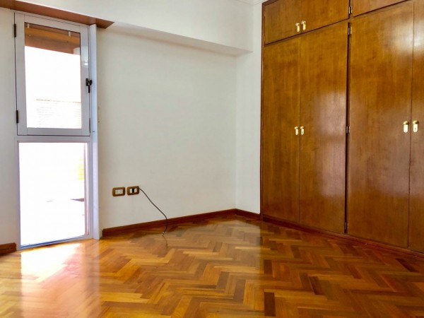 Avellaneda y Montes de Oca - Hermoso Piso de 5 ambientes Categoria ! Castelar Centro!