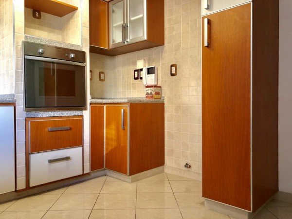 Avellaneda y Montes de Oca - Hermoso Piso de 5 ambientes Categoria ! Castelar Centro!