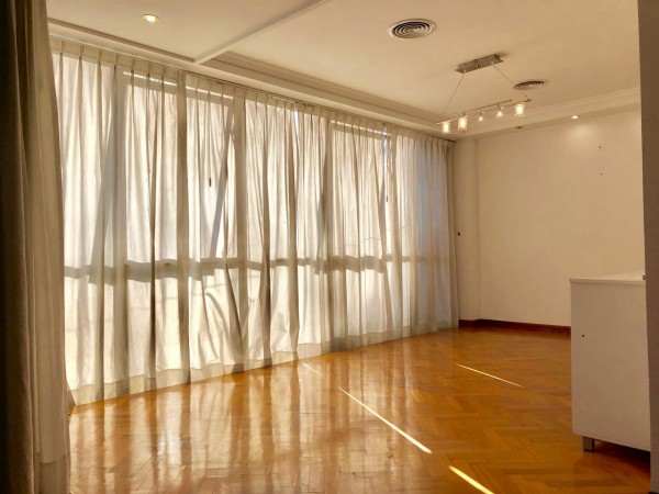 Avellaneda y Montes de Oca - Hermoso Piso de 5 ambientes Categoria ! Castelar Centro!