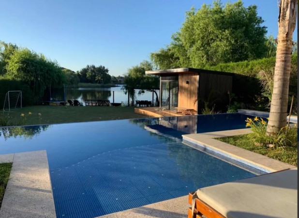 Casa con vista al lago en Barrio Santa Catalina, Tigre!