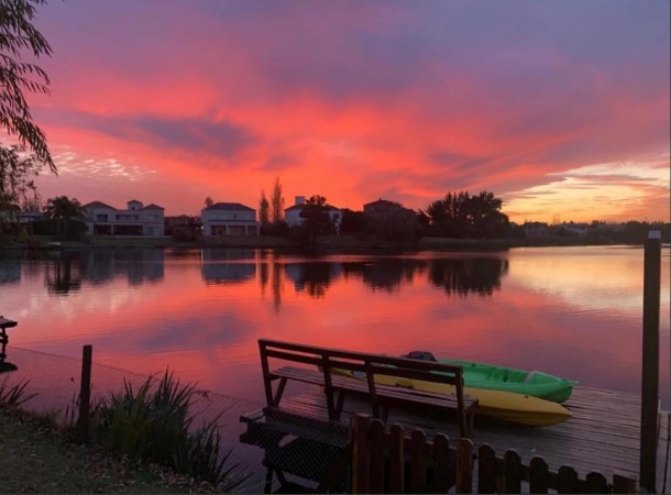 Casa con vista al lago en Barrio Santa Catalina, Tigre!