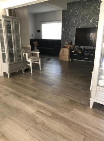 Excelente Chalet a nuevo - 5 ambientes - Nuevo Valor!