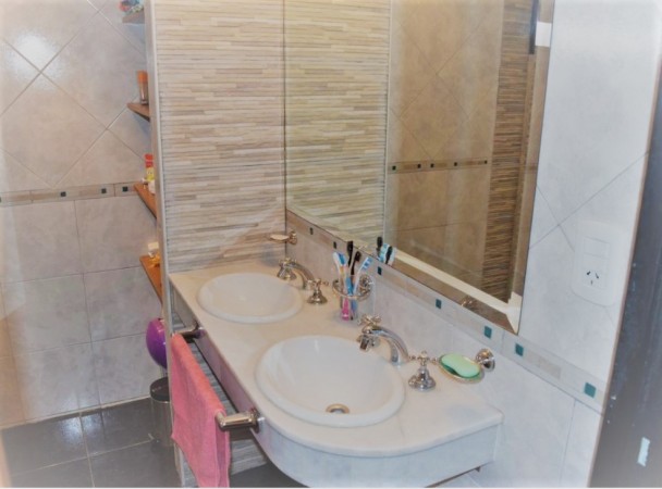 Excelente Chalet a nuevo - 5 ambientes - Nuevo Valor!