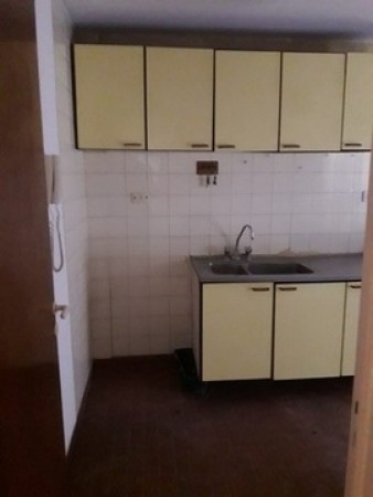 Pompeya 2462 - Amplio departamento 3 amb - OPORTUNIDAD !