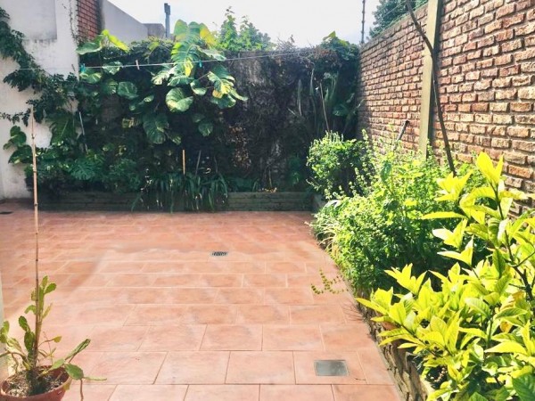 Casa en Castelar Norte en Excelente Zona!!