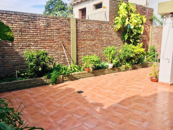 Casa en Castelar Norte en Excelente Zona!!