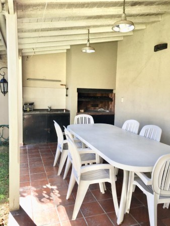 PERMUTA - Chalet en Excelente Zona en Ituzaingo Norte!!