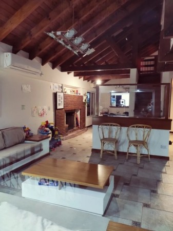 Casa Refaccionada a nueva en Country Las Lajas!