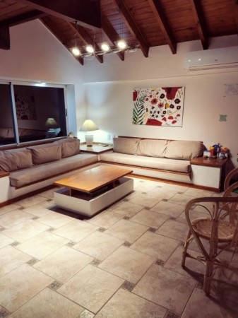 Casa Refaccionada a nueva en Country Las Lajas!