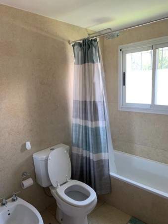 Casa Refaccionada a nueva en Country Las Lajas!