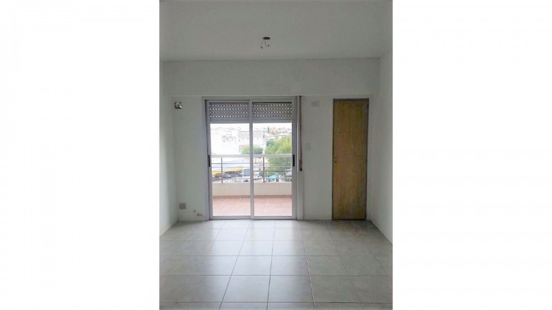 Departamento a pocas cdras. del Centro de Morón!