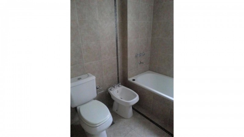 Departamento a pocas cdras. del Centro de Morón!