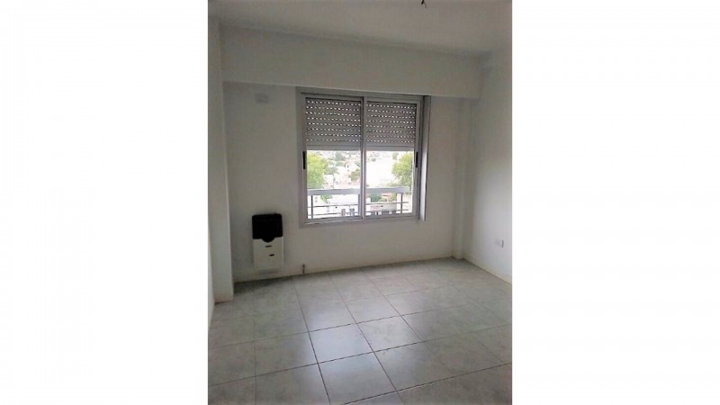 Departamento a pocas cdras. del Centro de Morón!