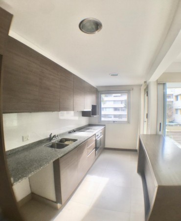 Castelar Centro Amplio departamento 2 amb con cochera y baulera "Edificio LOS ALERCES"