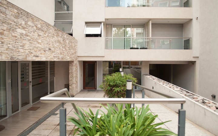 Castelar Centro Amplio departamento 2 amb con cochera y baulera "Edificio LOS ALERCES"